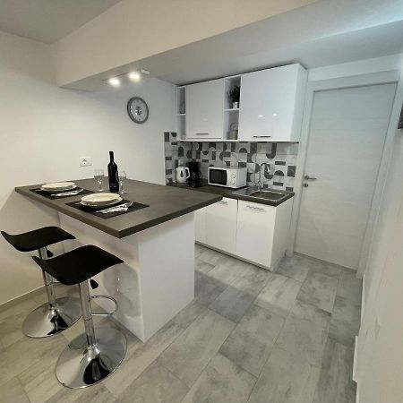 Apartment Dida Krk Town Exteriör bild